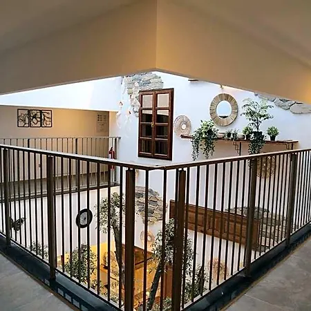 Guelluek Uno Elegance Hotel *