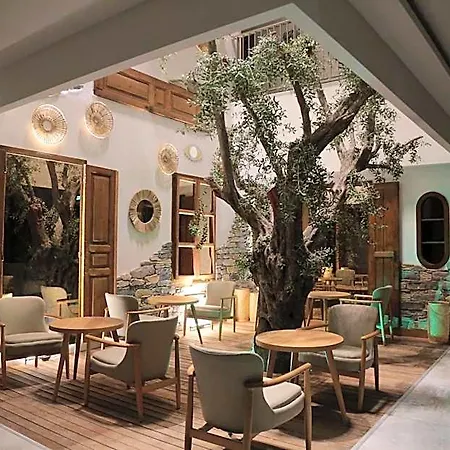Guelluek Uno Elegance * Milas